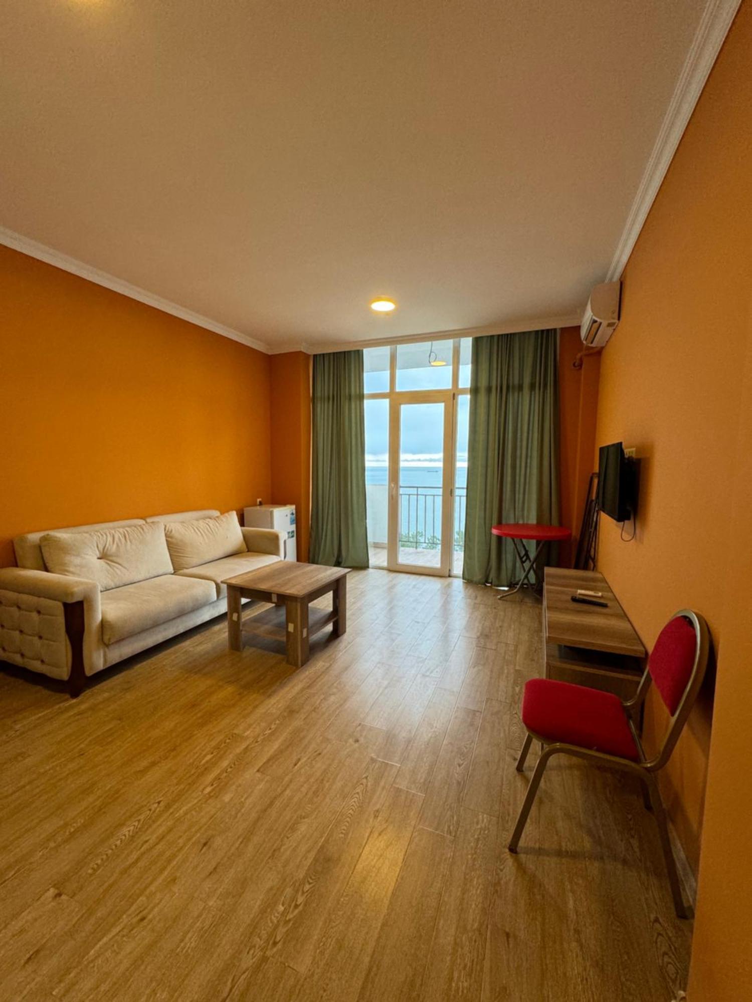 Colibri Apartamento Batumi Exterior foto