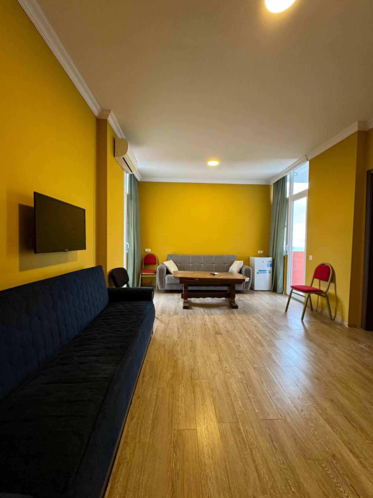 Colibri Apartamento Batumi Exterior foto