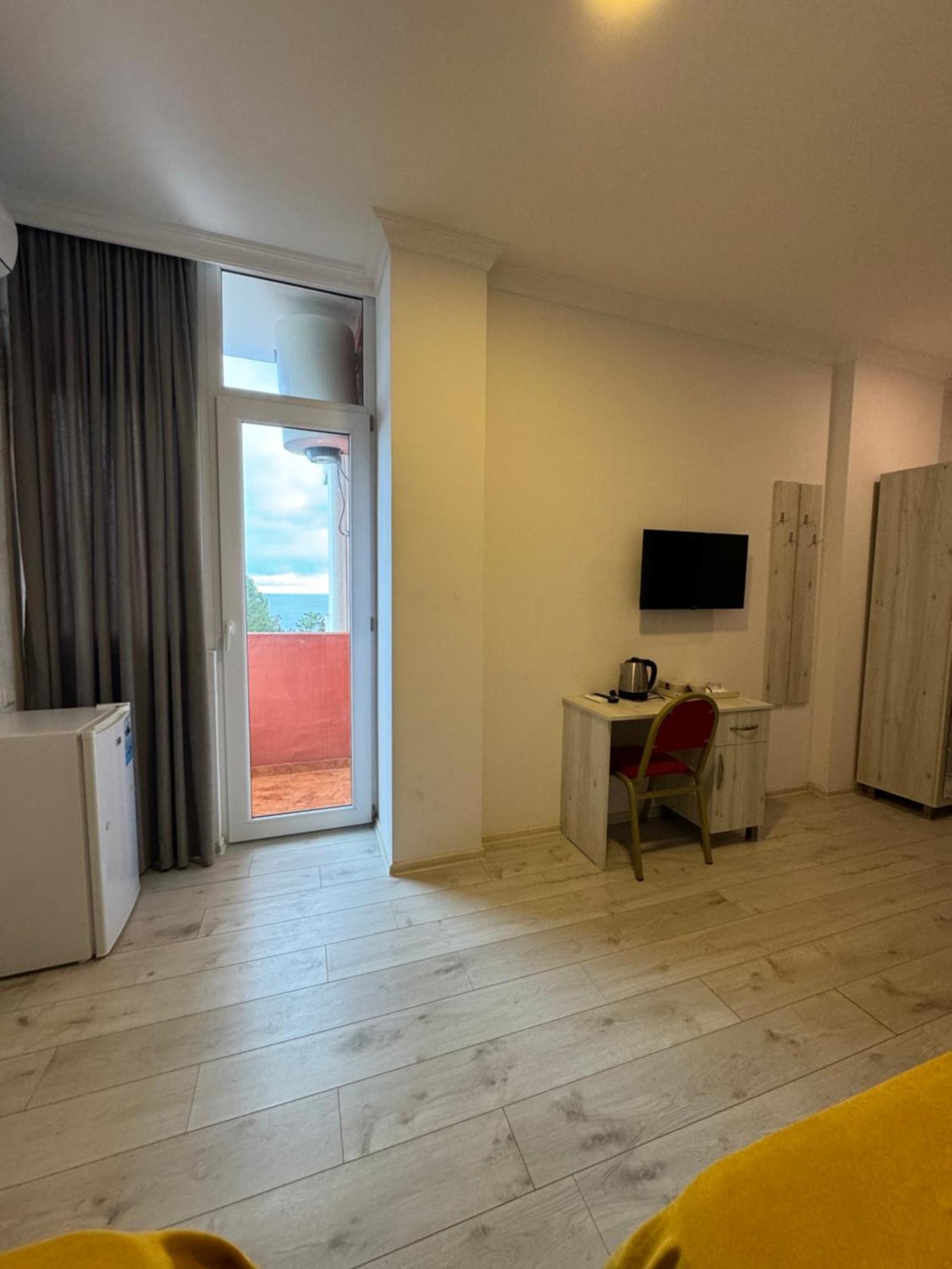 Colibri Apartamento Batumi Exterior foto