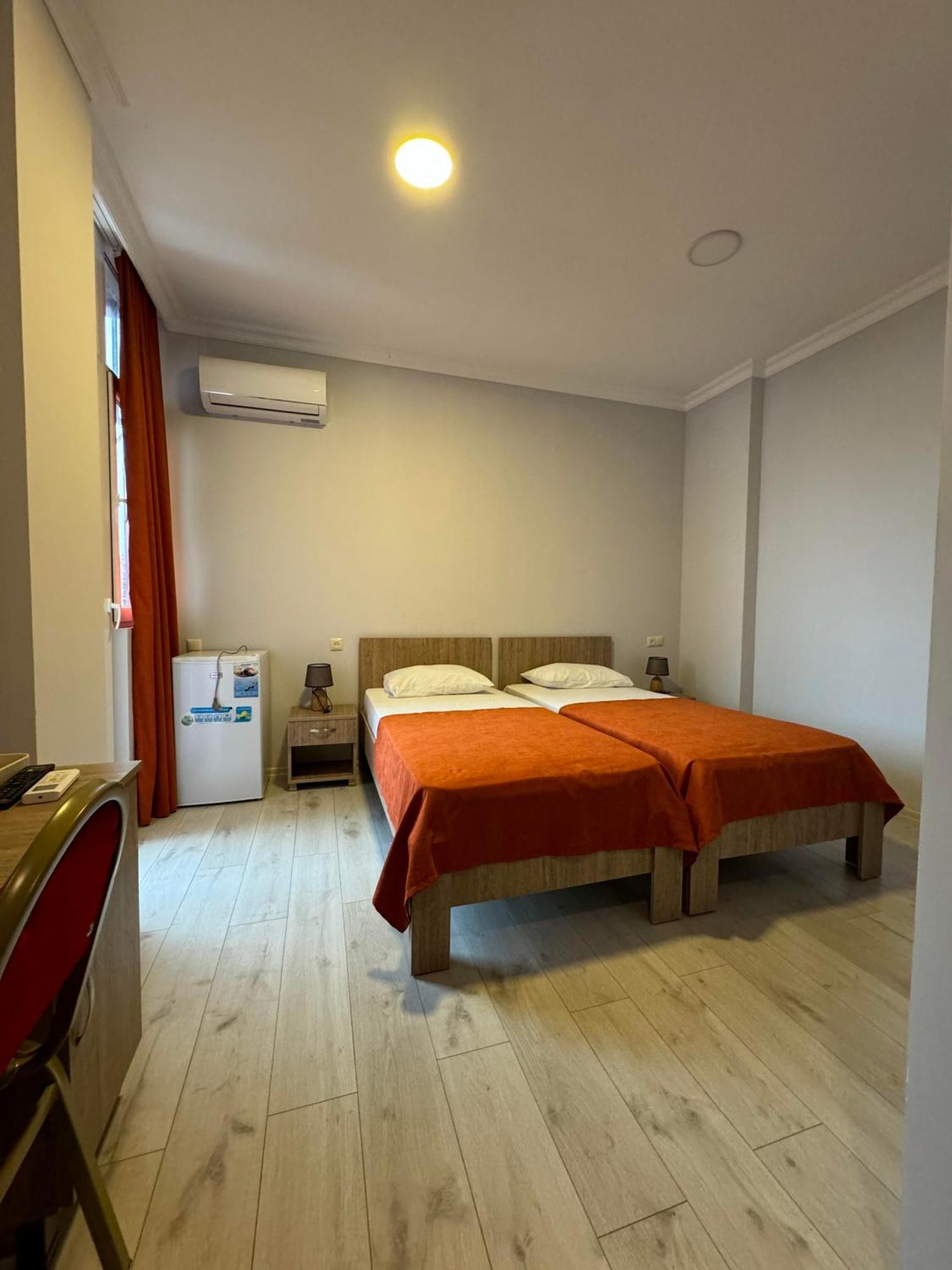 Colibri Apartamento Batumi Exterior foto