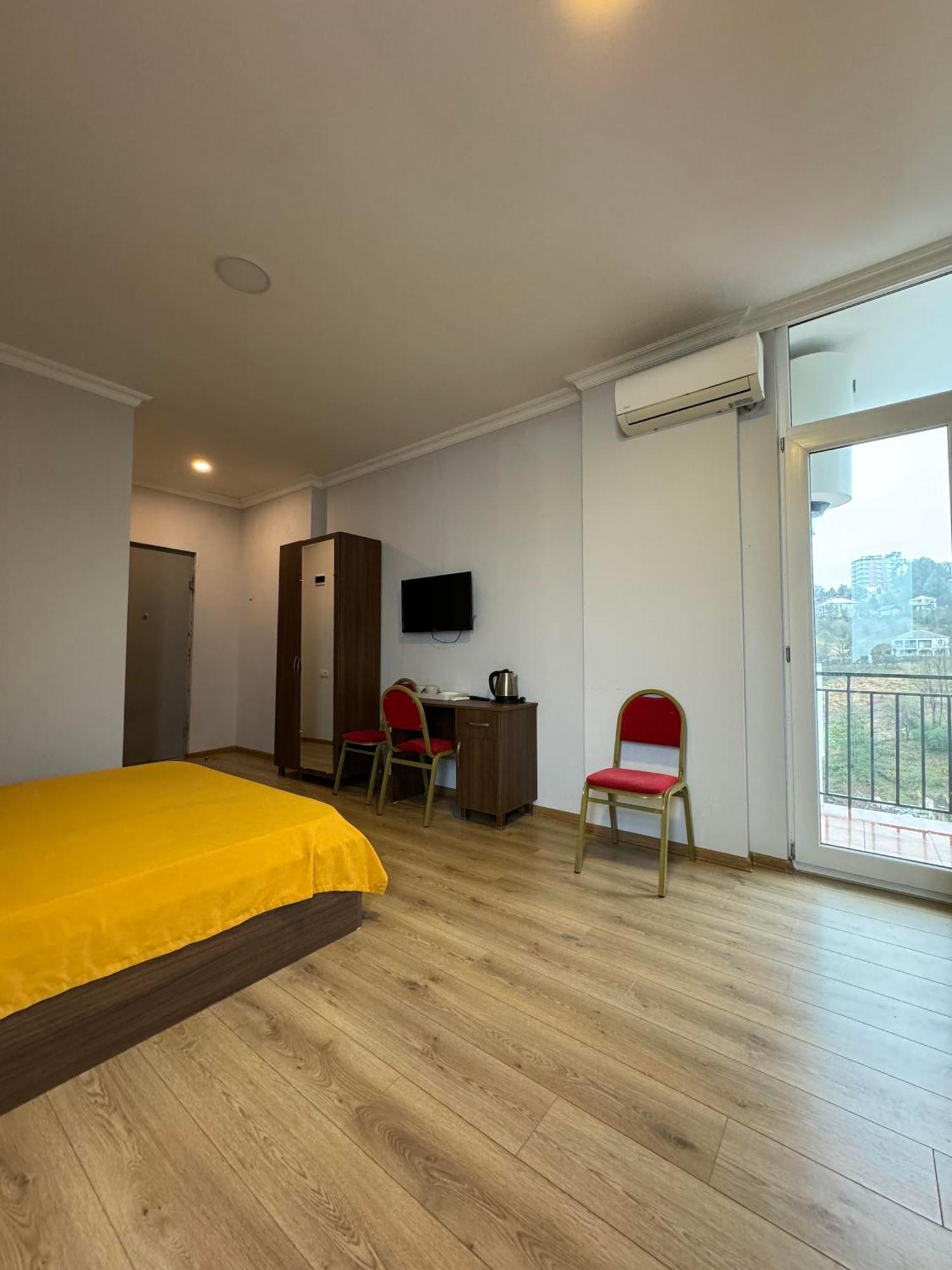 Colibri Apartamento Batumi Exterior foto