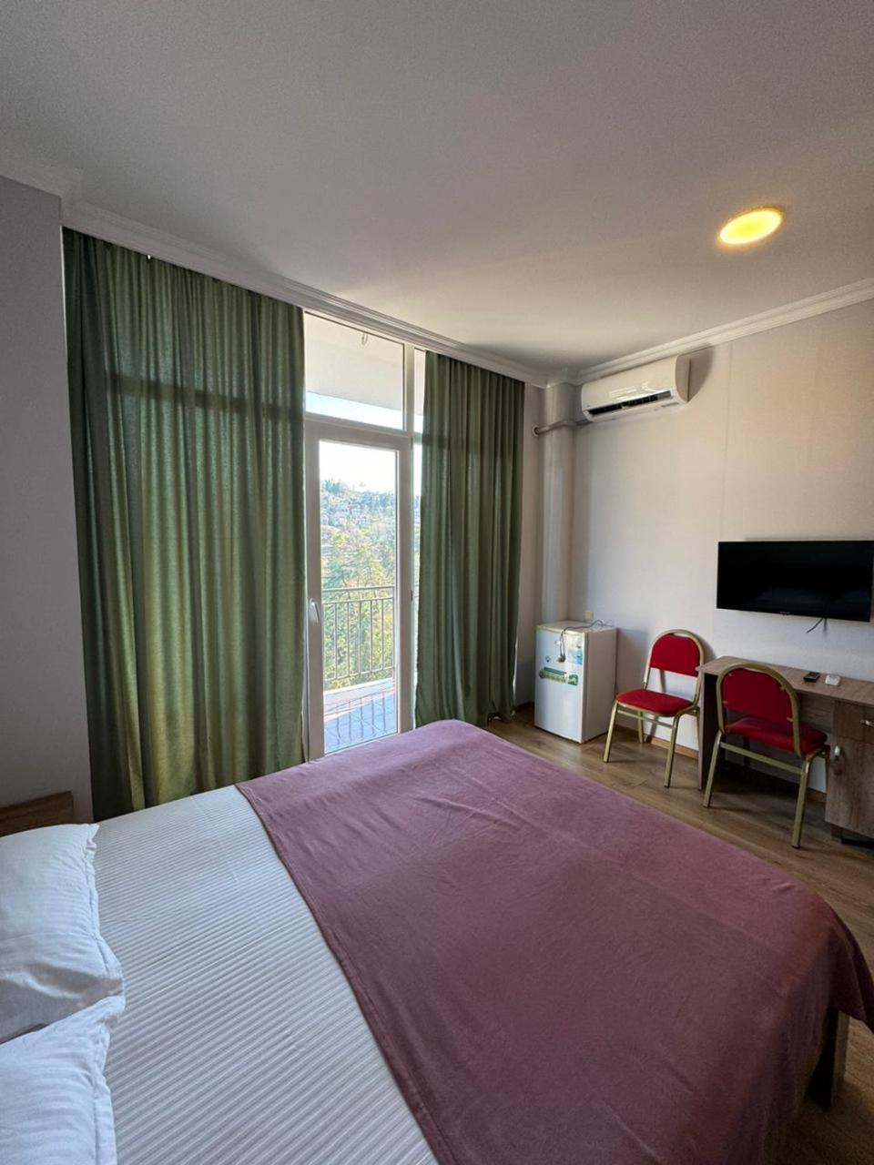 Colibri Apartamento Batumi Exterior foto